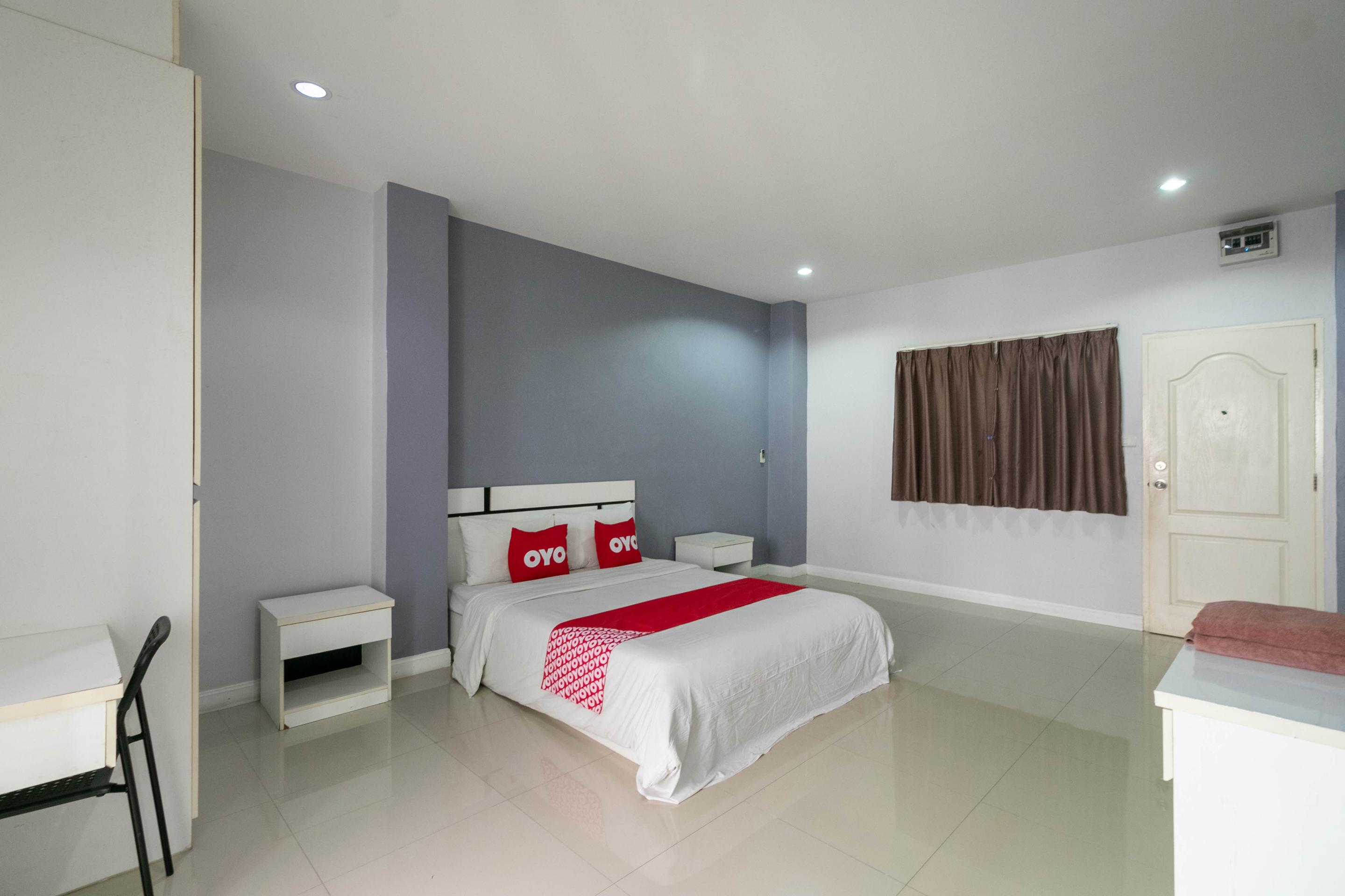 Oyo 75389 Pandora House Hotel Pattaja Kültér fotó
