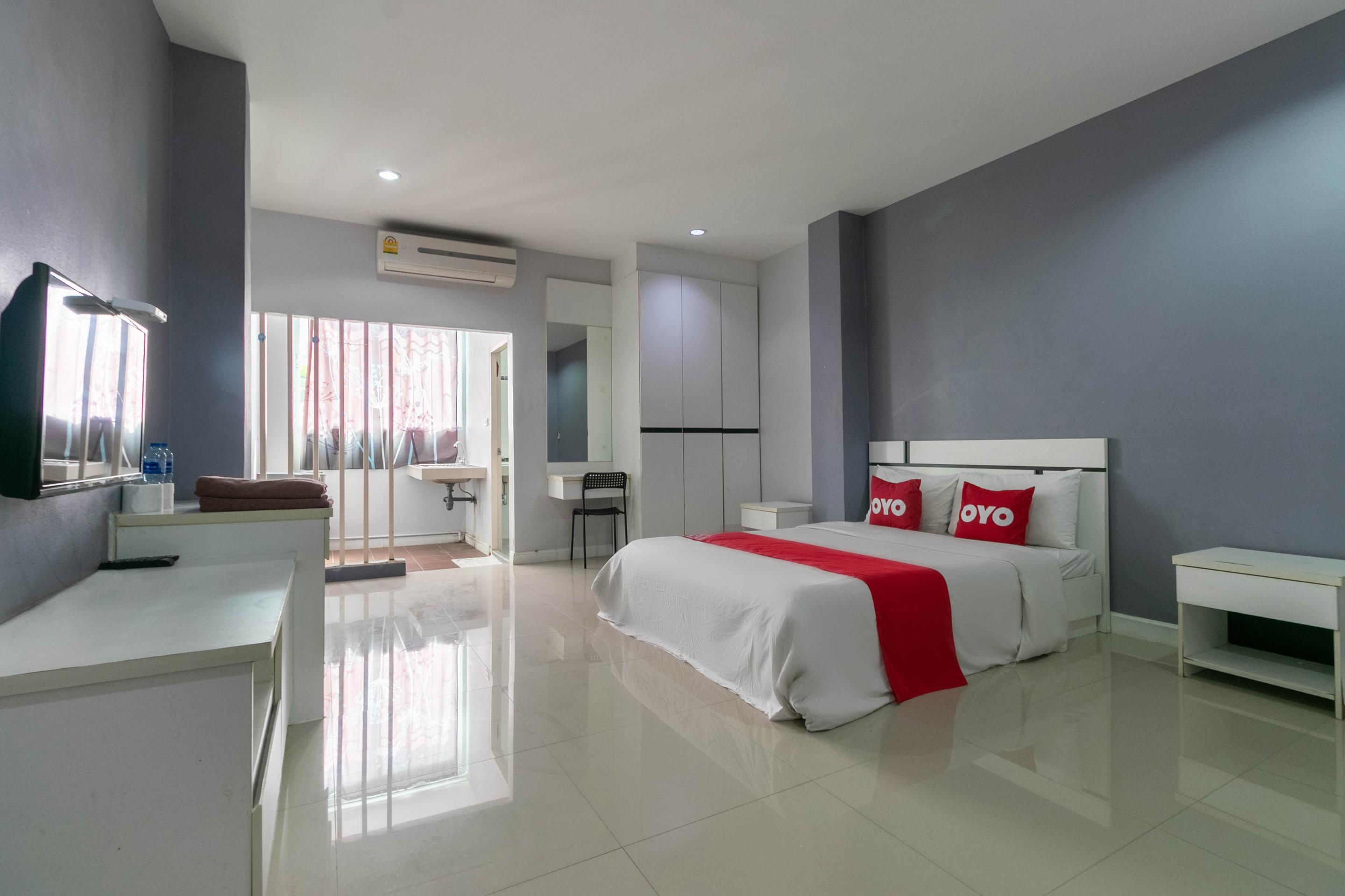 Oyo 75389 Pandora House Hotel Pattaja Kültér fotó