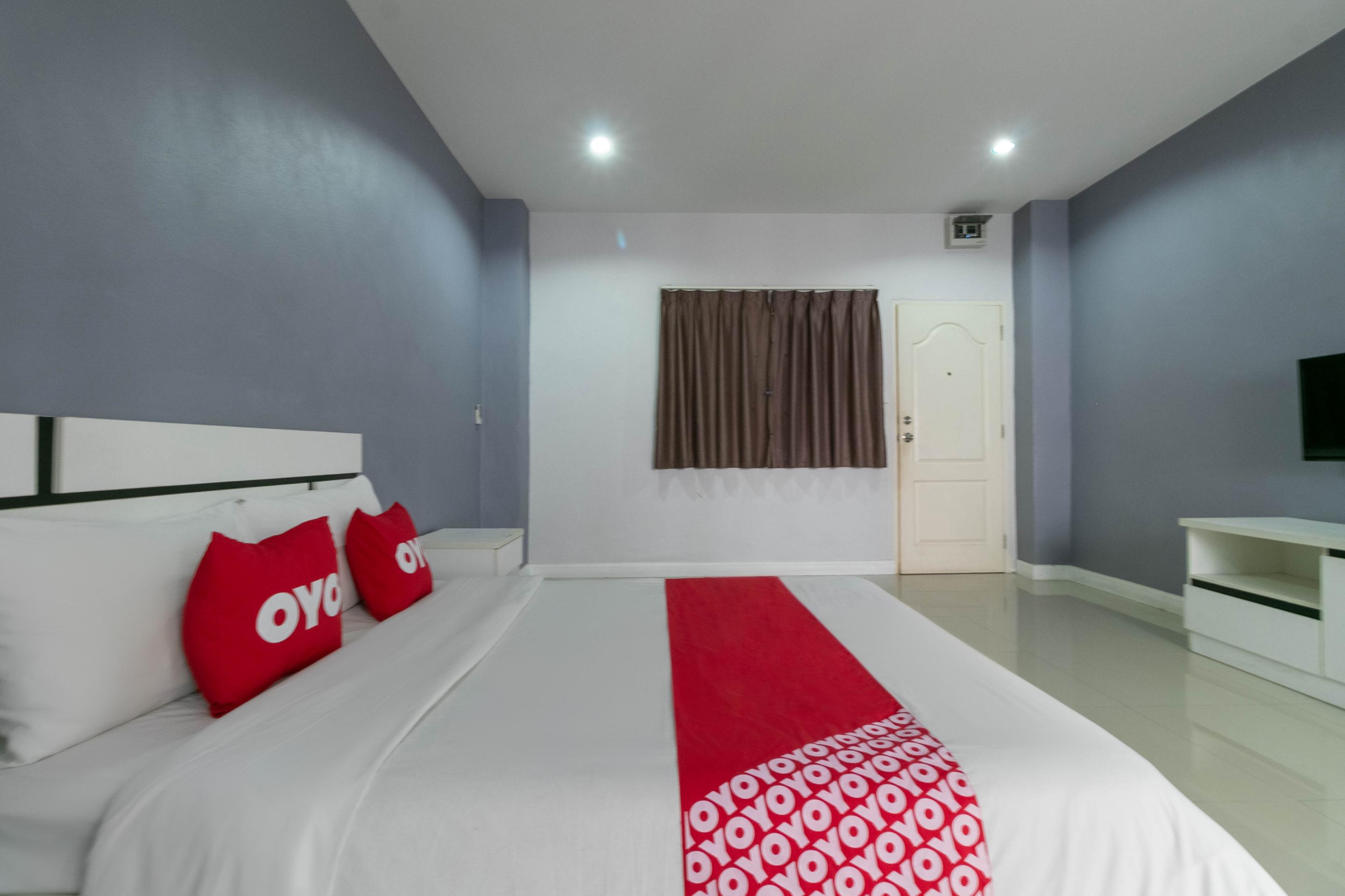Oyo 75389 Pandora House Hotel Pattaja Kültér fotó