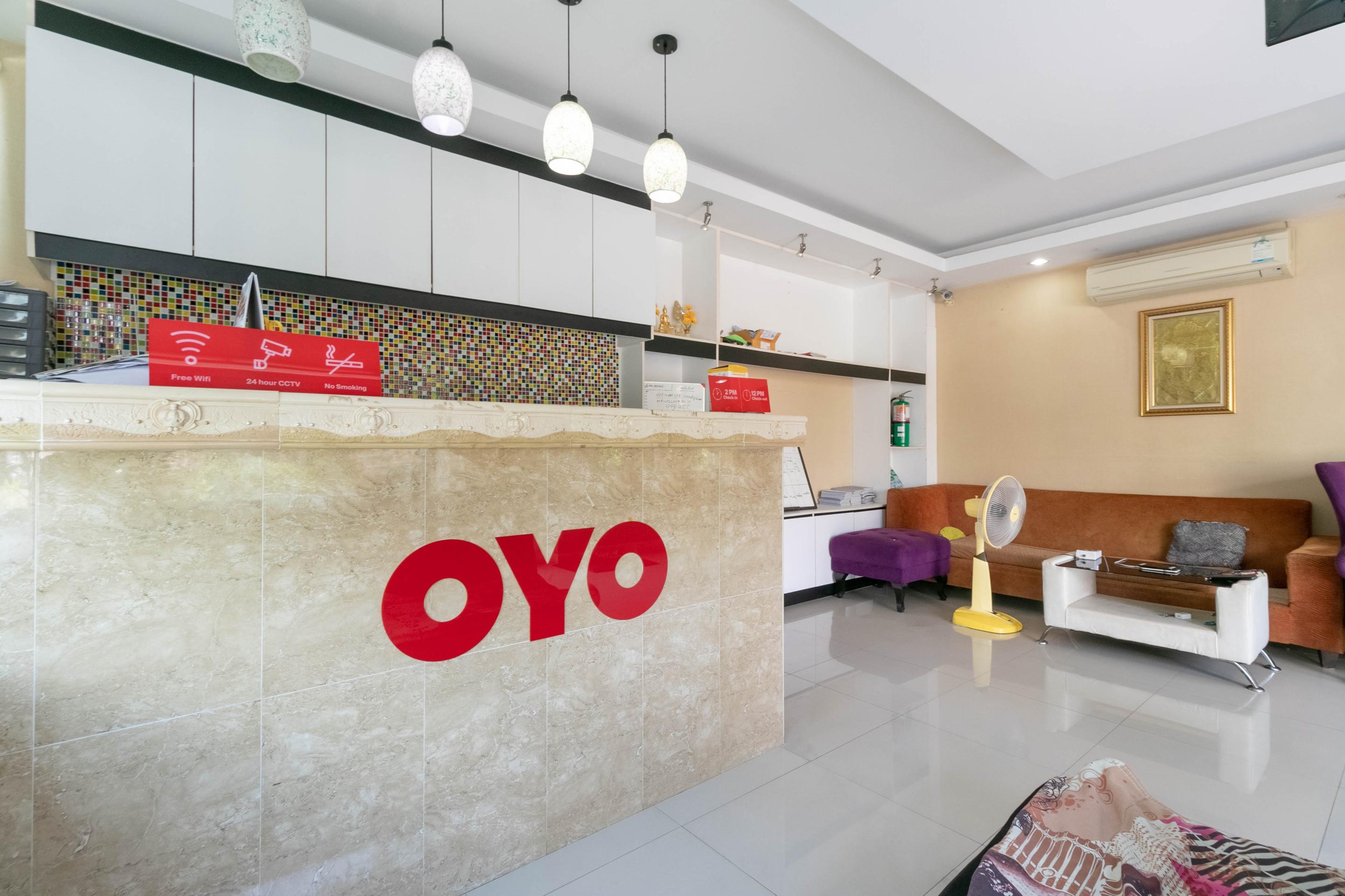 Oyo 75389 Pandora House Hotel Pattaja Kültér fotó