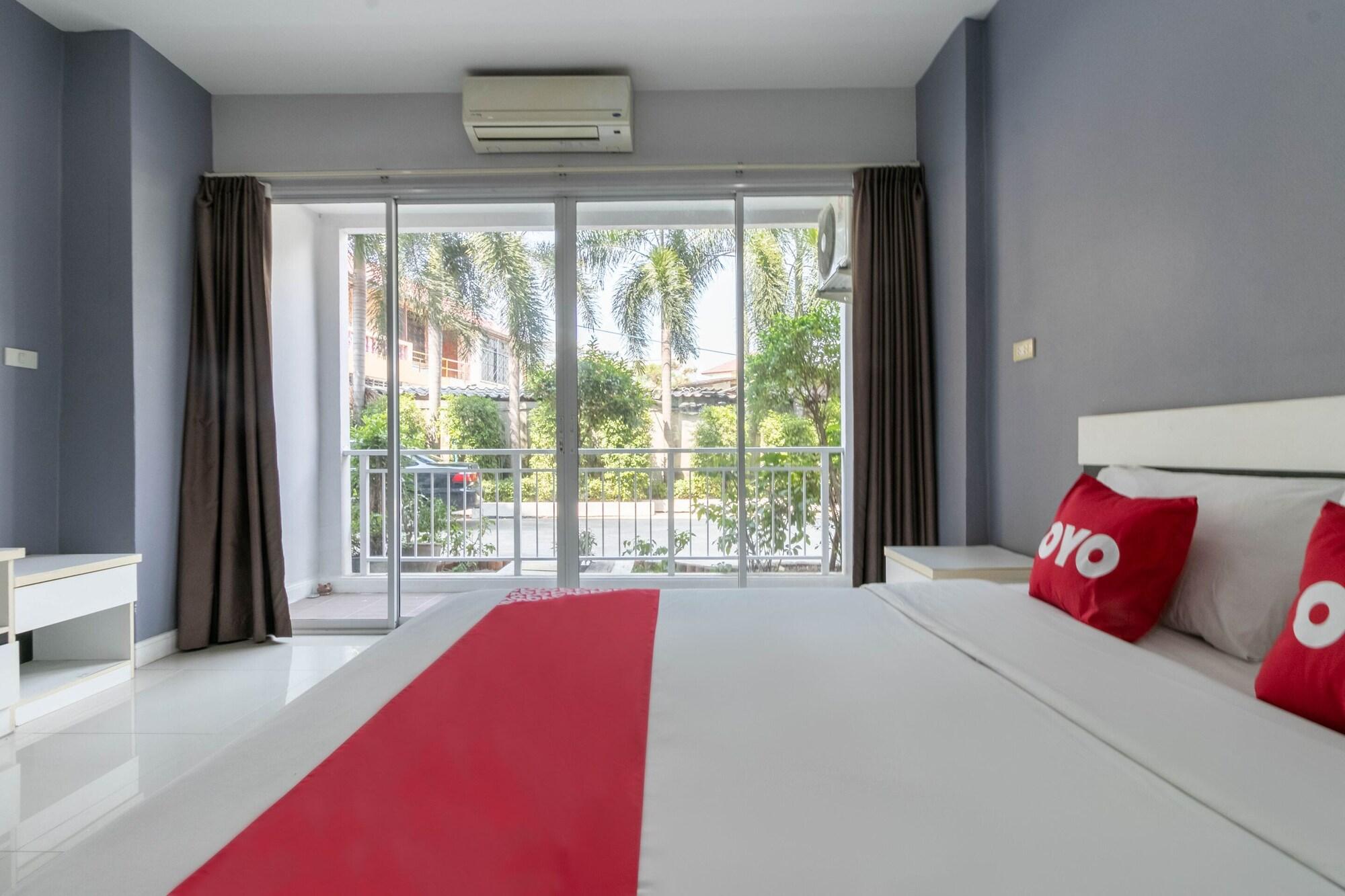 Oyo 75389 Pandora House Hotel Pattaja Kültér fotó