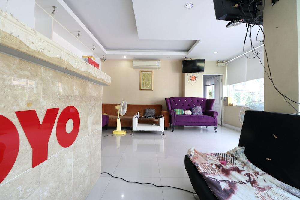 Oyo 75389 Pandora House Hotel Pattaja Kültér fotó
