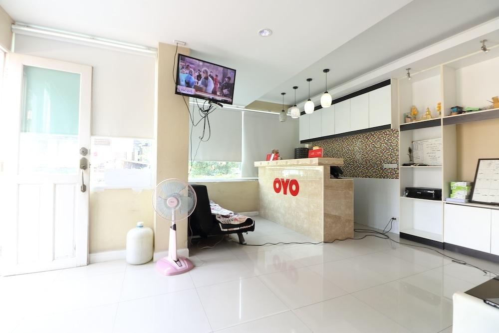 Oyo 75389 Pandora House Hotel Pattaja Kültér fotó