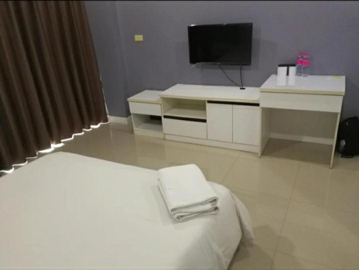 Oyo 75389 Pandora House Hotel Pattaja Kültér fotó