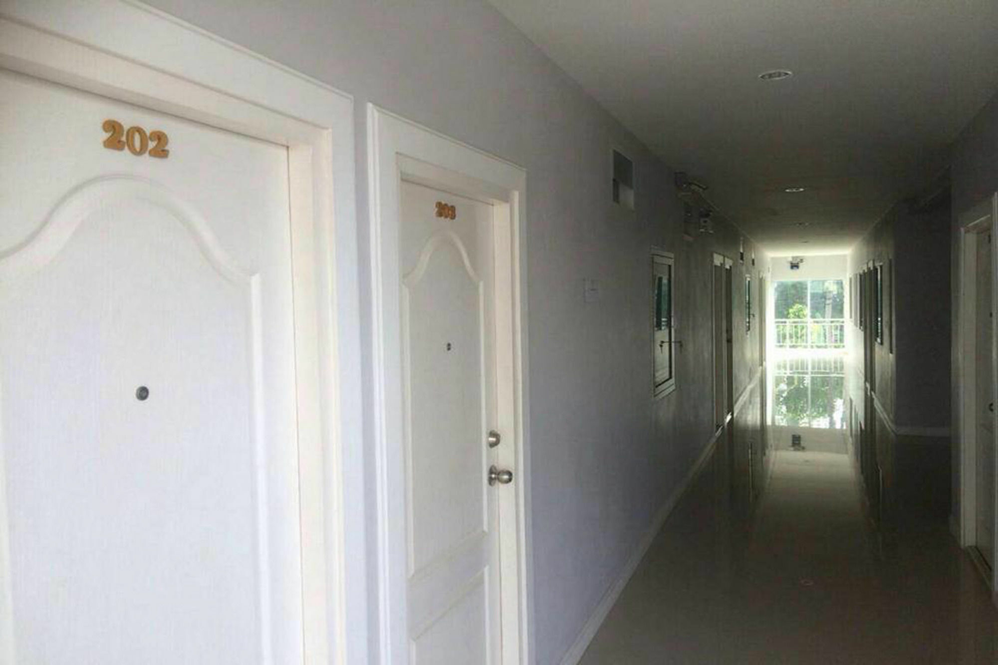 Oyo 75389 Pandora House Hotel Pattaja Kültér fotó
