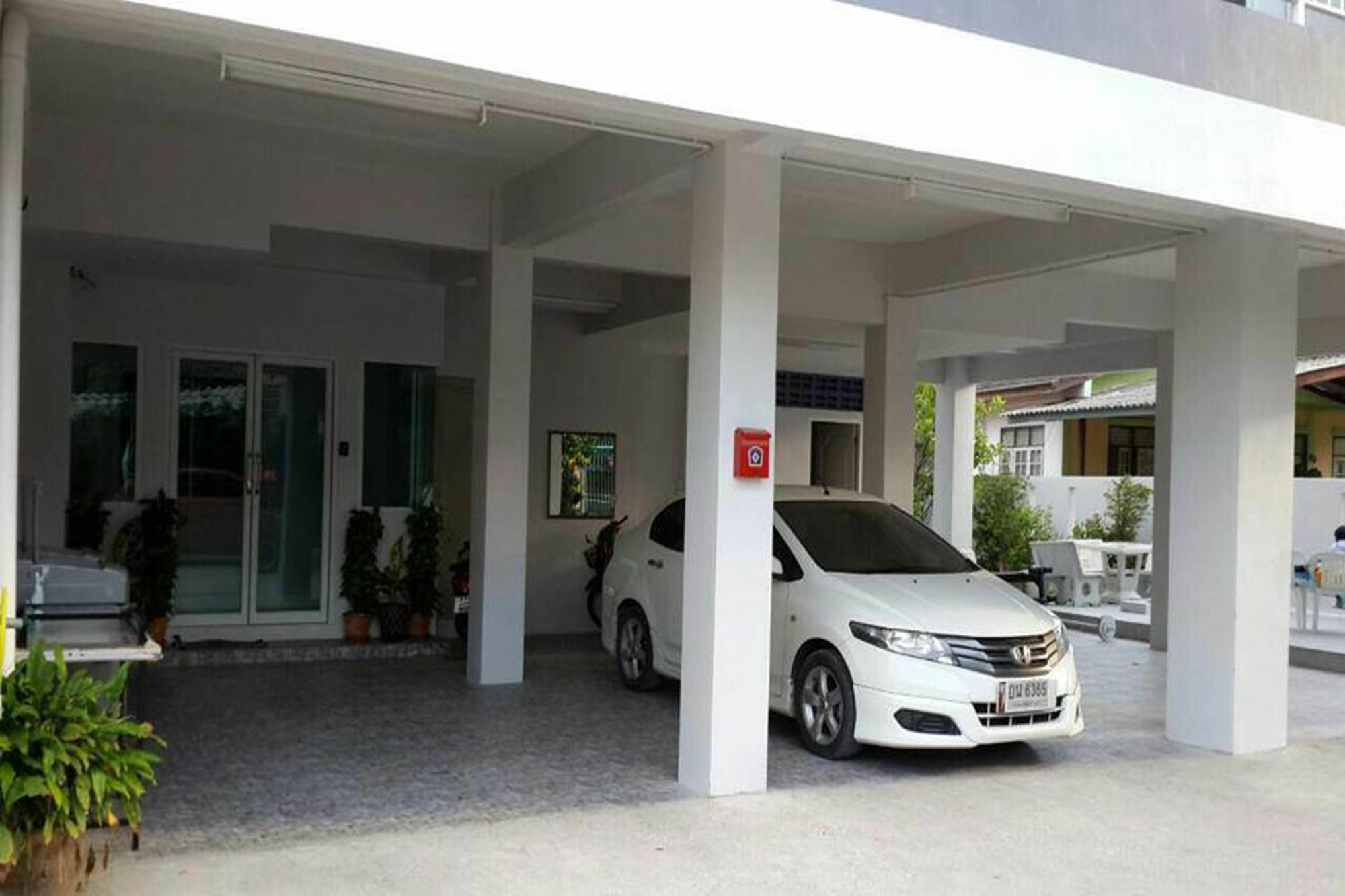 Oyo 75389 Pandora House Hotel Pattaja Kültér fotó