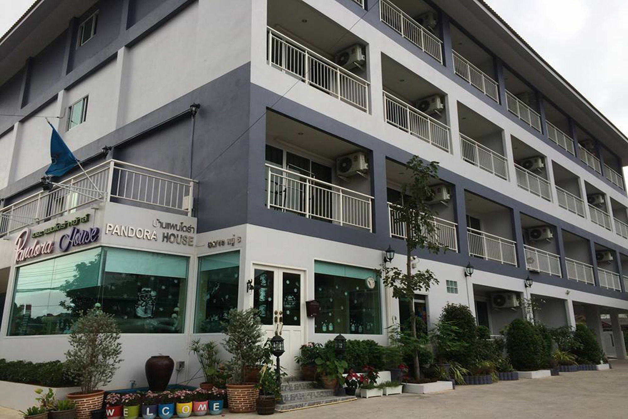 Oyo 75389 Pandora House Hotel Pattaja Kültér fotó
