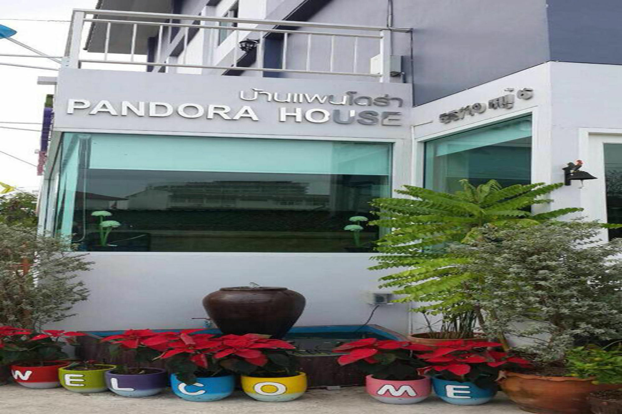 Oyo 75389 Pandora House Hotel Pattaja Kültér fotó
