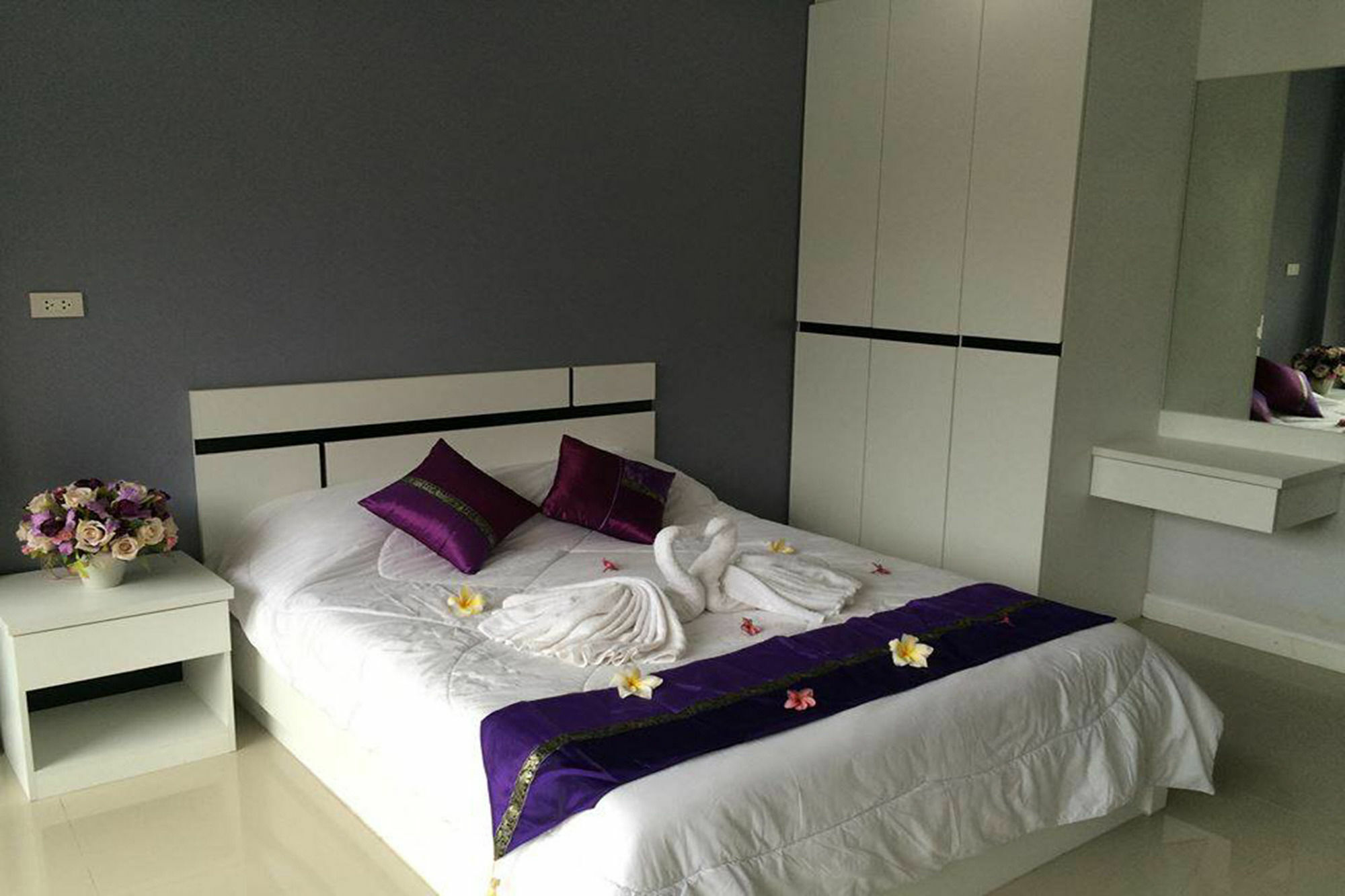 Oyo 75389 Pandora House Hotel Pattaja Kültér fotó